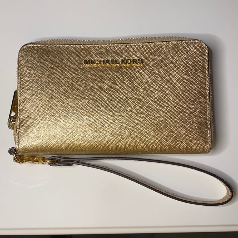Michael Kors wristlet
